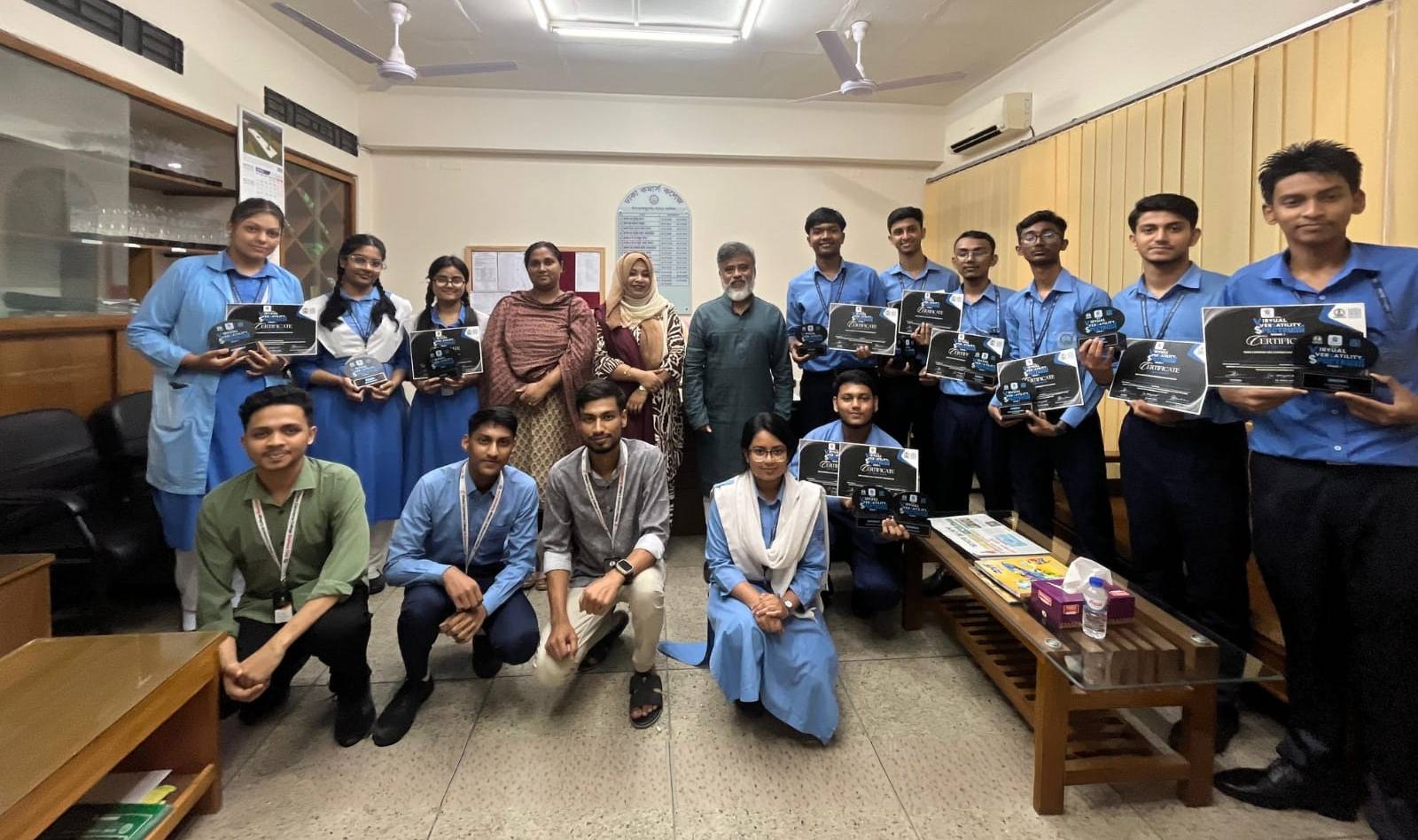 গত ১০–১২ এপ্রিল ২০২৬ তারিখে ঢাকা রেসিডেনসিয়াল মডেল কলেজে অনুষ্ঠিত `Virtual Versatility Spectrum: Season 1`-এ অংশগ্রহণ করে Dhaka Commerce College Business .