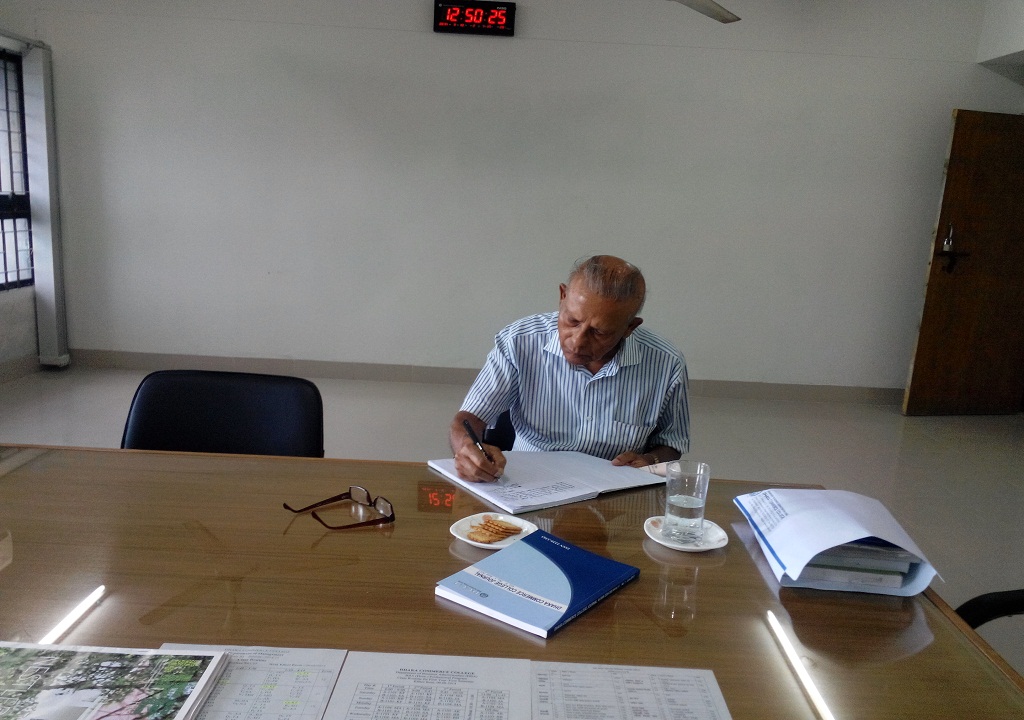 Prof. Dr. Md. Moinul Islam, former Chairman of Management Department of the University of Dhaka visiting the Department